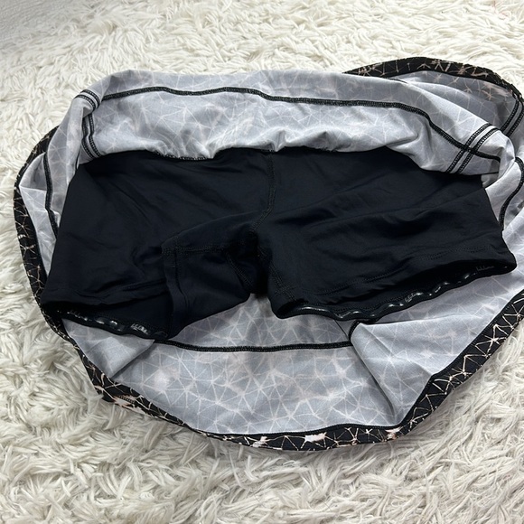 Lululemon Pace Rival Skirt II *4-way Stretch (Tall) Sugar Crush Multi / Black - Picture 2 of 7